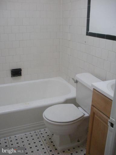 2719 North Rosedale Street Baltimore, MD 21216 - Photo 12 of 20 Bath #1