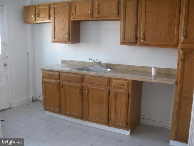 2719 North Rosedale Street Baltimore, MD 21216 - Photo 3 of 20 Kitchen