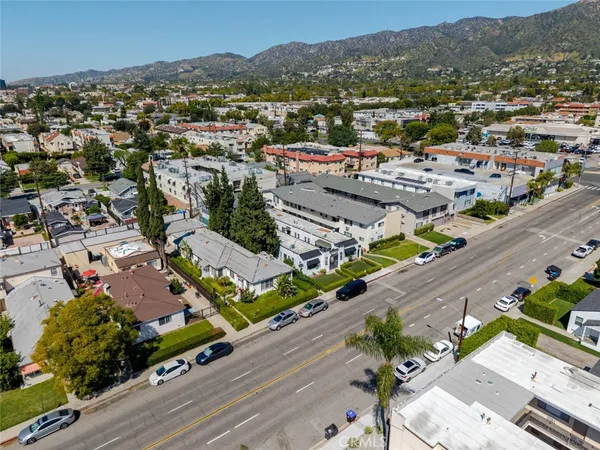 $2,250 | 1051 Western Avenue, Unit B, Glendale, CA 91201