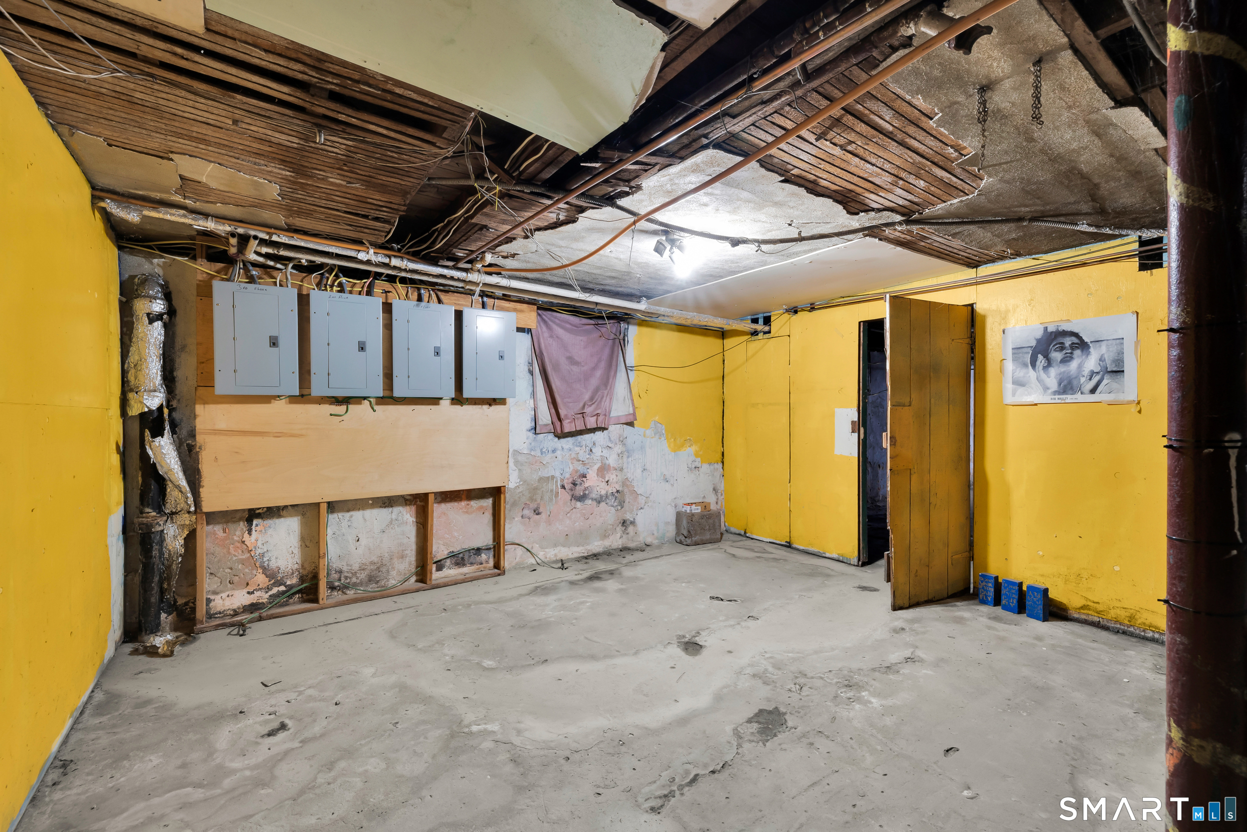 72 Sterling Street Hartford, CT 06112 - Photo 22 of 25 a view of garage