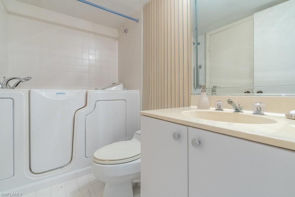 4451 Gulf Shore Boulevard North, Unit 1005 Naples, FL 34103 - Photo 26 of 48