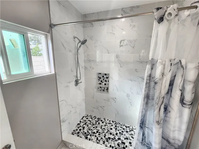 $3,995 | 6227 Orion Avenue, Van Nuys, CA 91411