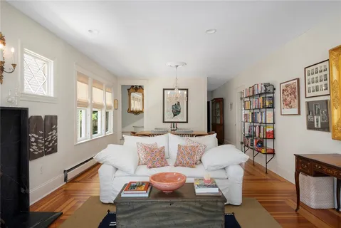 $889,000 | 229 6th Street, Providence, RI 02906