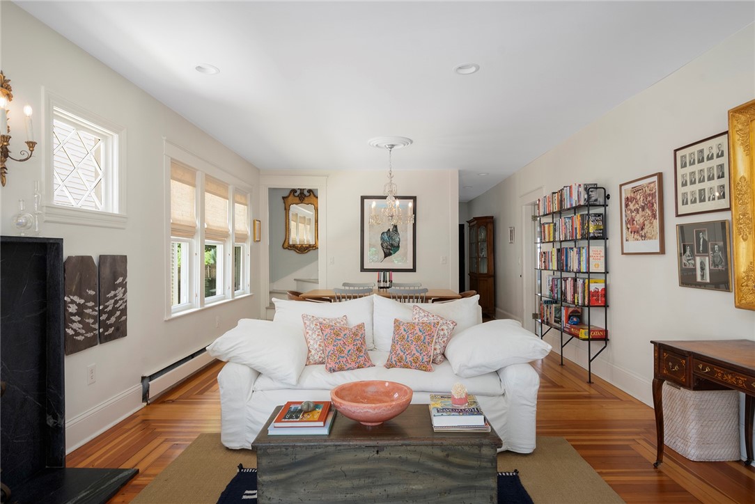 229 6th Street Providence, RI 02906 - Photo 15 of 46