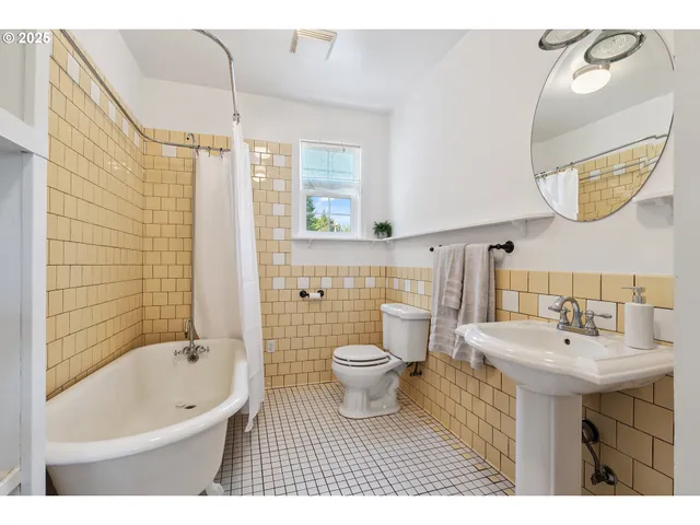 $775,000 | 3141 Odell Highway, Hood River, OR 97031