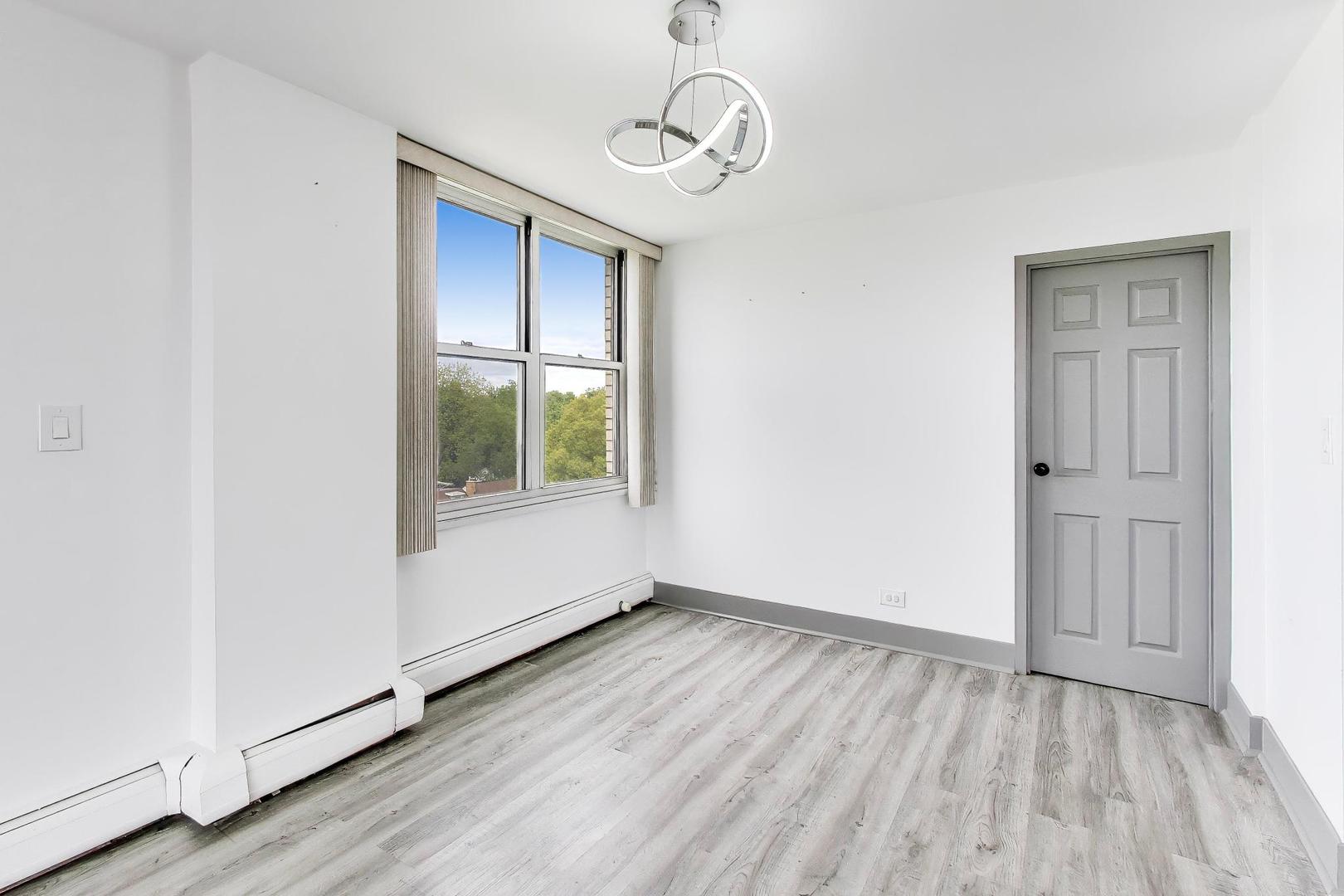 33 North Main Street, Unit 5B Lombard, IL 60148 - Photo 7 of 33