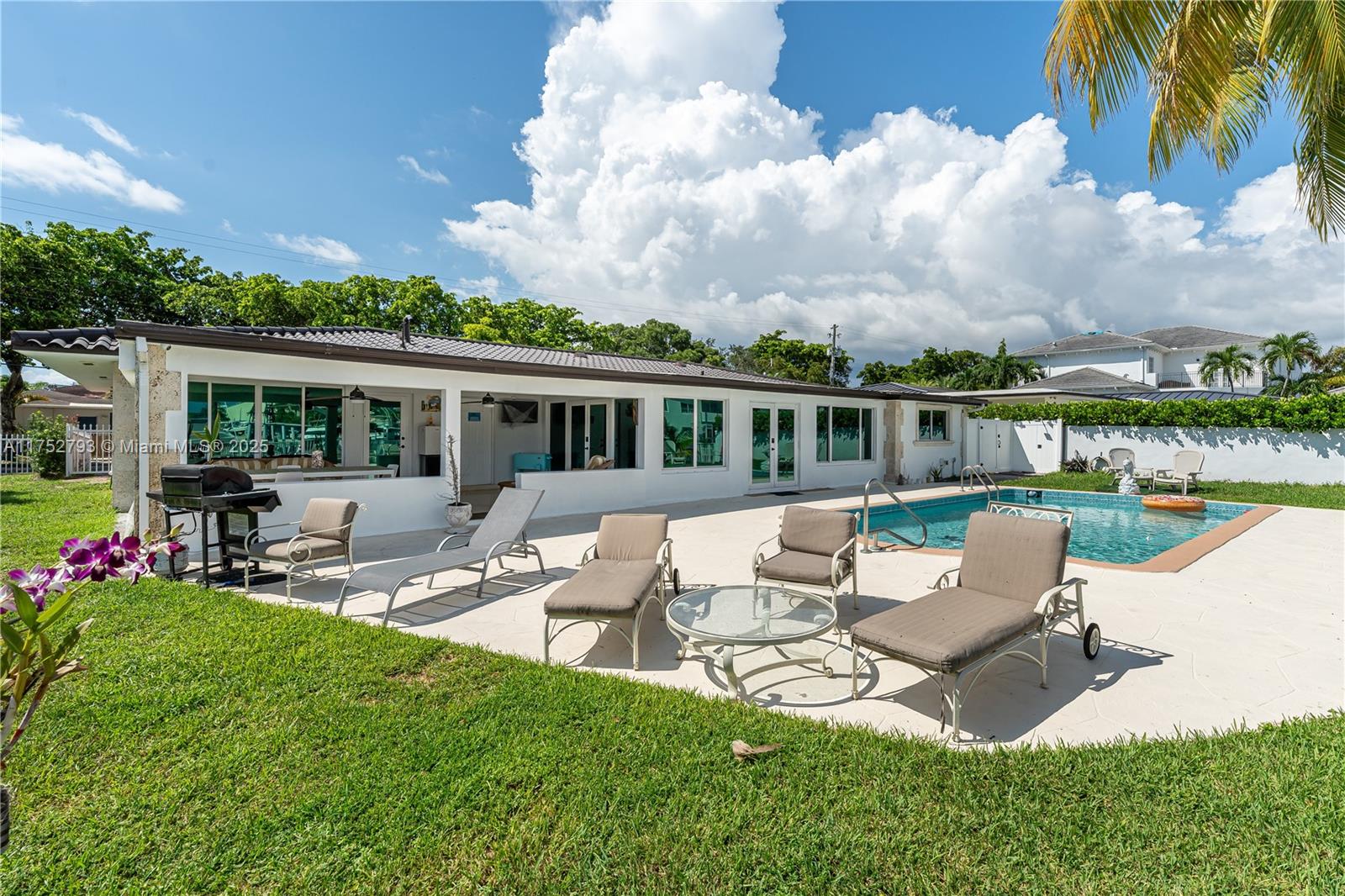 1975 Ixora Road North Miami, FL 33181 - Photo 18 of 28