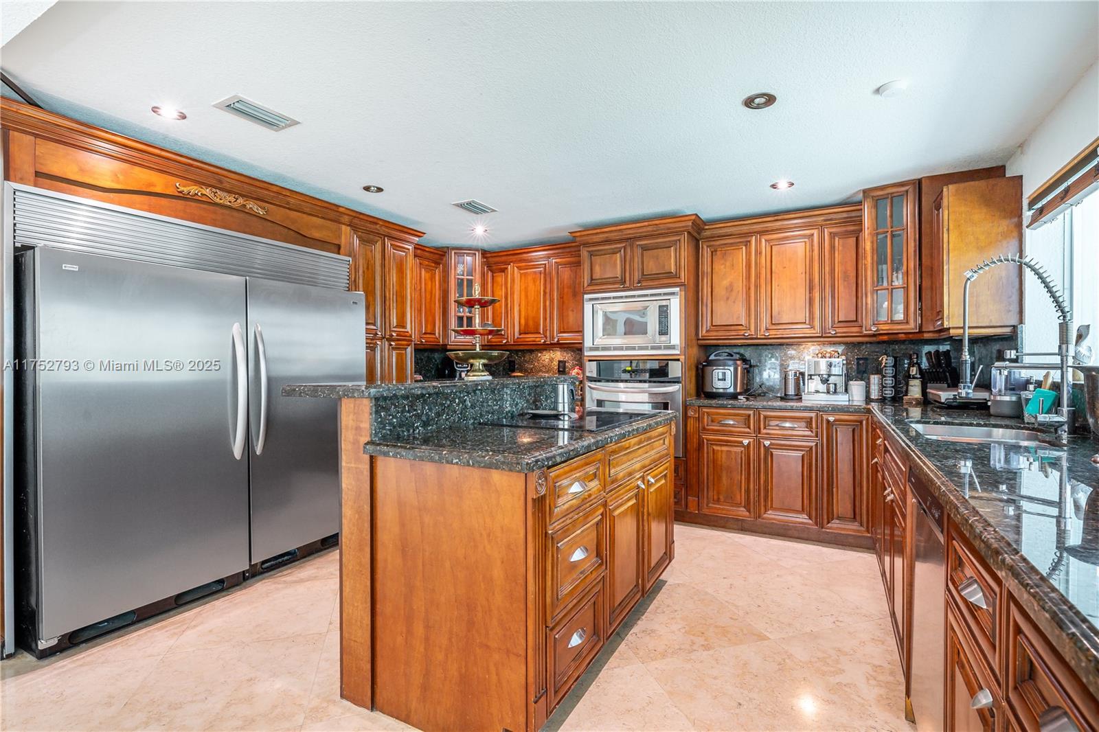 1975 Ixora Road North Miami, FL 33181 - Photo 8 of 28