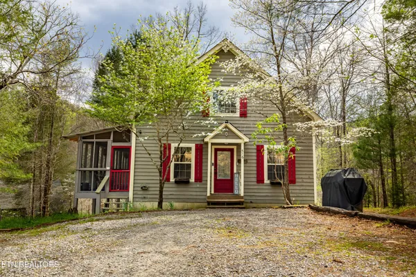 $475,000 | 516 Clearwater Circle, Townsend, TN 37882