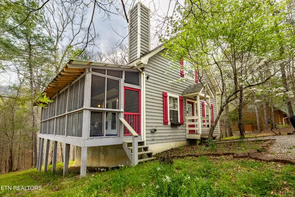 $475,000 | 516 Clearwater Circle, Townsend, TN 37882