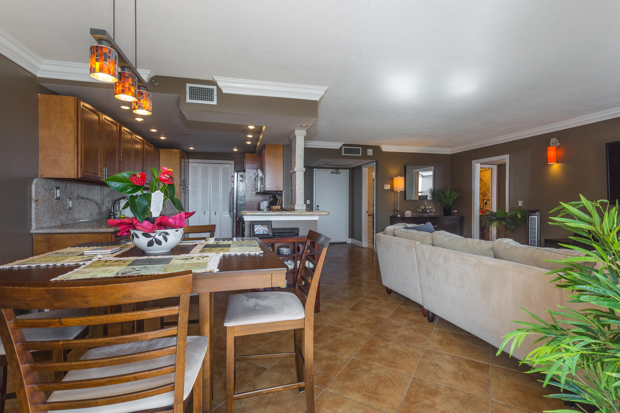 899 Jeffery Street, Unit 605 Boca Raton, FL 33487 - Photo 4 of 20 899_Jeffery_St_#605-3