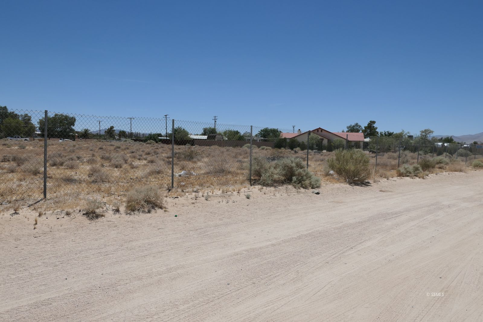 352-141-13 Johnston Avenue Ridgecrest, CA 93555 - Photo 3 of 15