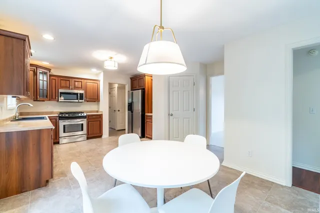 $439,900 | 11819 Island Cove Drive, Fort Wayne, IN 46845