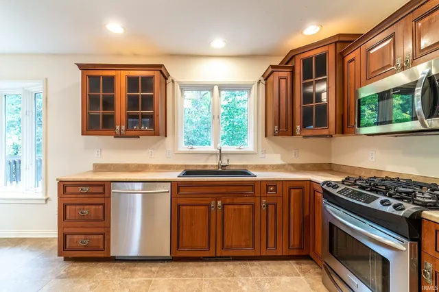 $439,900 | 11819 Island Cove Drive, Fort Wayne, IN 46845