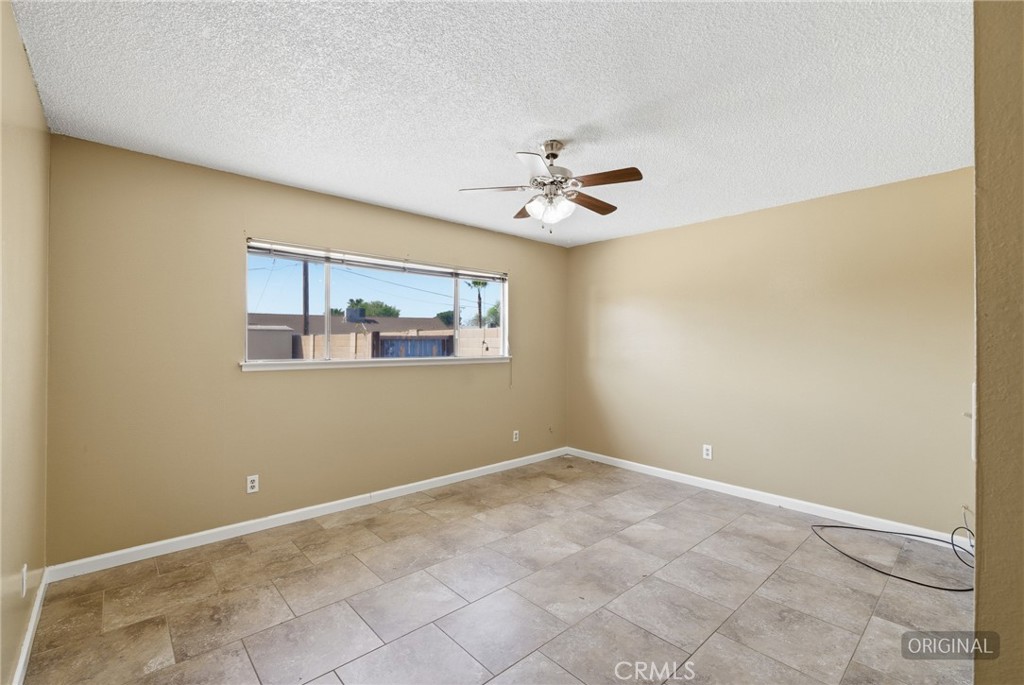 2234 Carter Way Hanford, CA 93230 - Photo 14 of 22 a view of a big room with carpet