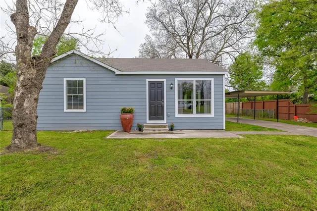 $199,999 | 623 North Main Street, Rockdale, TX 76567