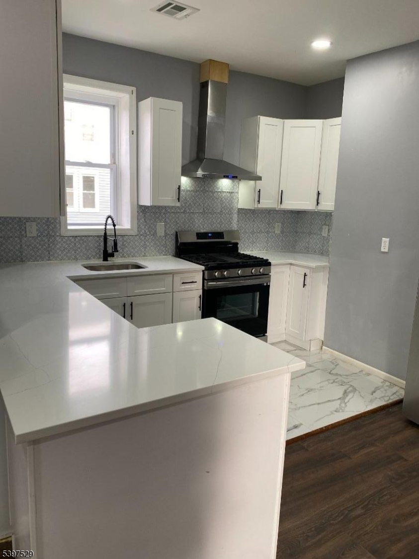 540 South 20th Street Newark, NJ 07103 - Photo 2 of 13