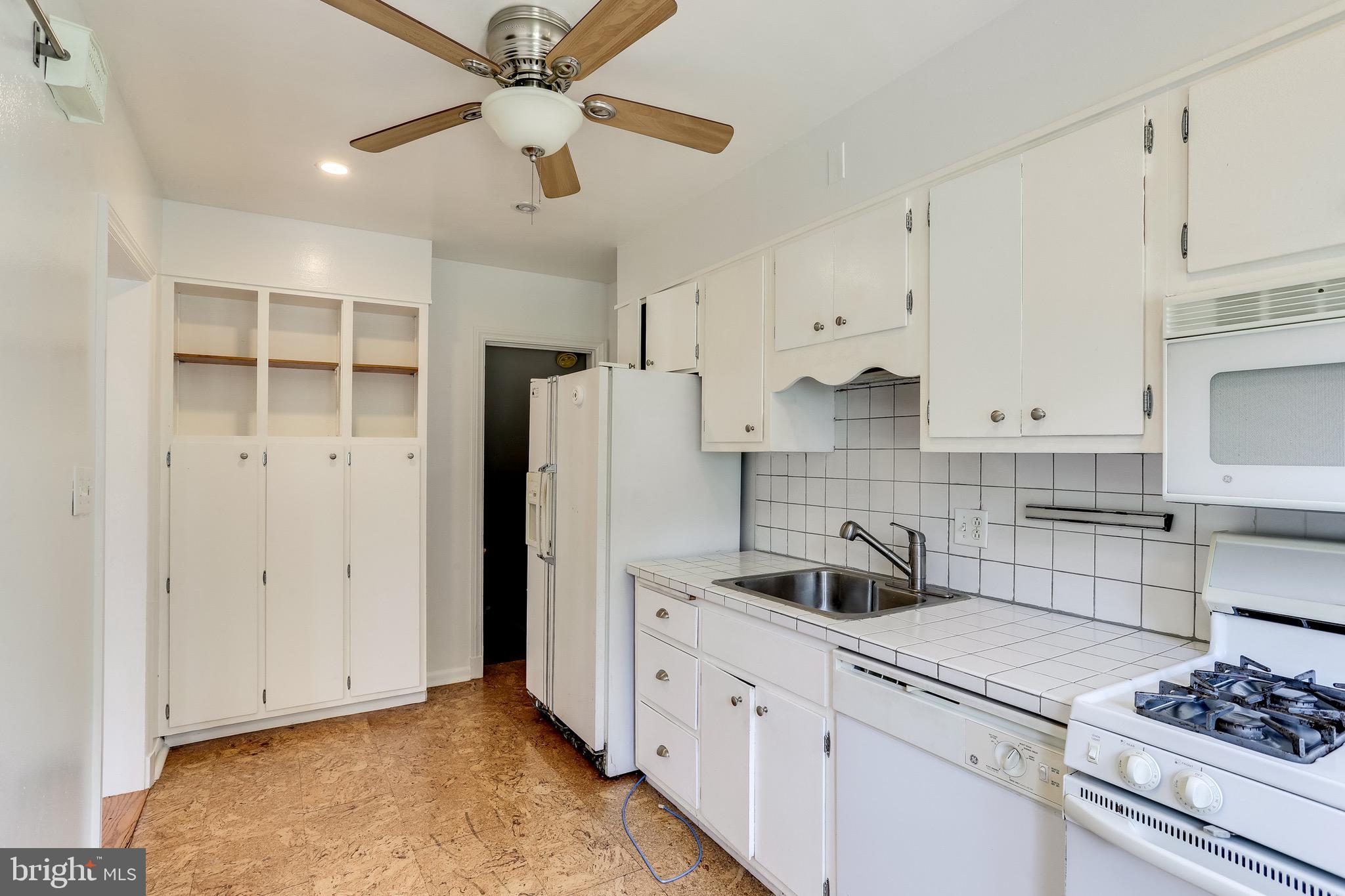 422 Greenlow Road Baltimore, MD 21228 - Photo 14 of 36