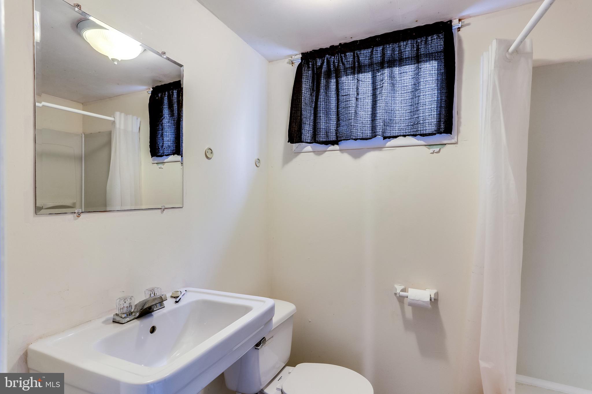 422 Greenlow Road Baltimore, MD 21228 - Photo 17 of 36