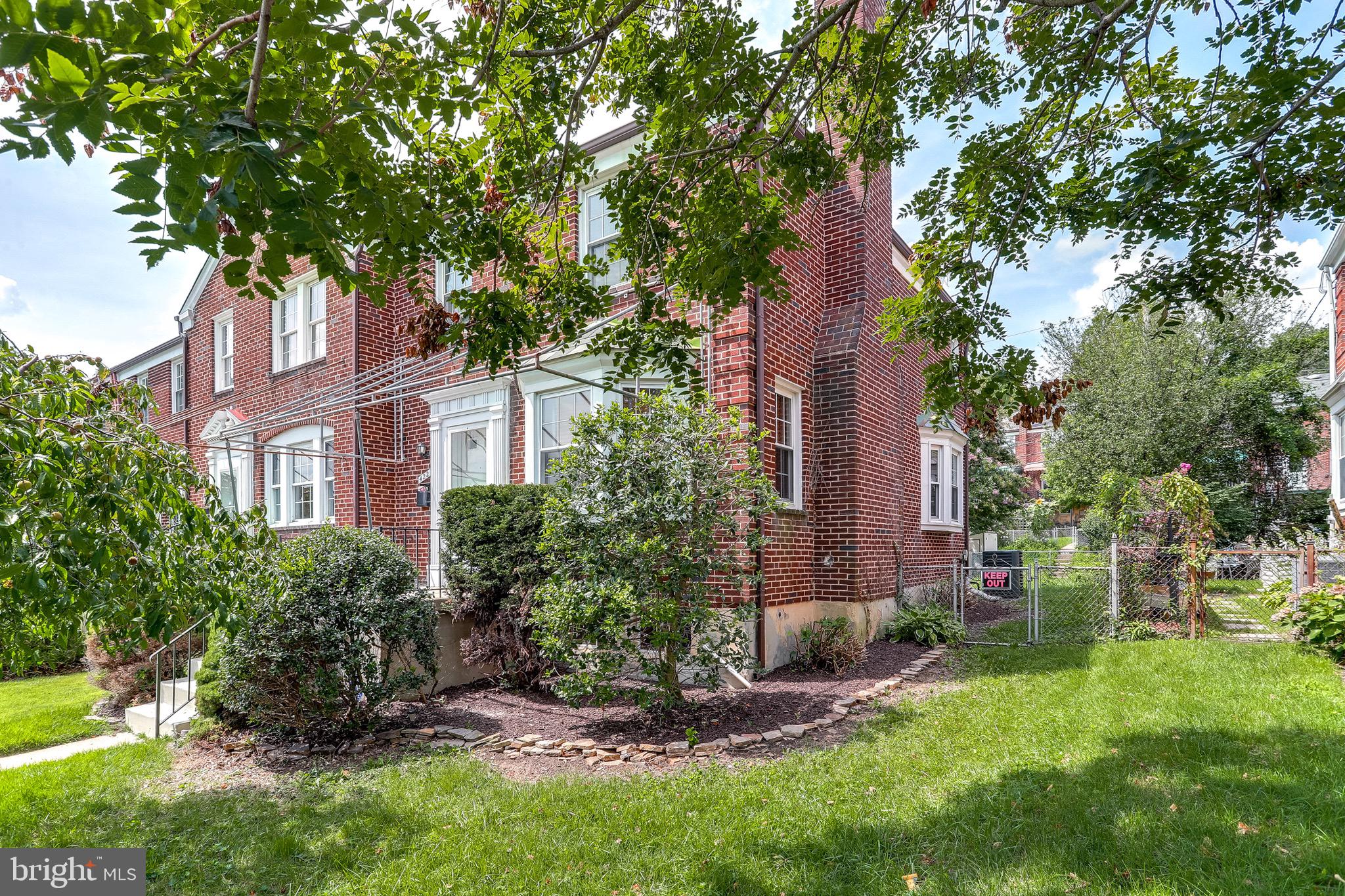 422 Greenlow Road Baltimore, MD 21228 - Photo 3 of 36