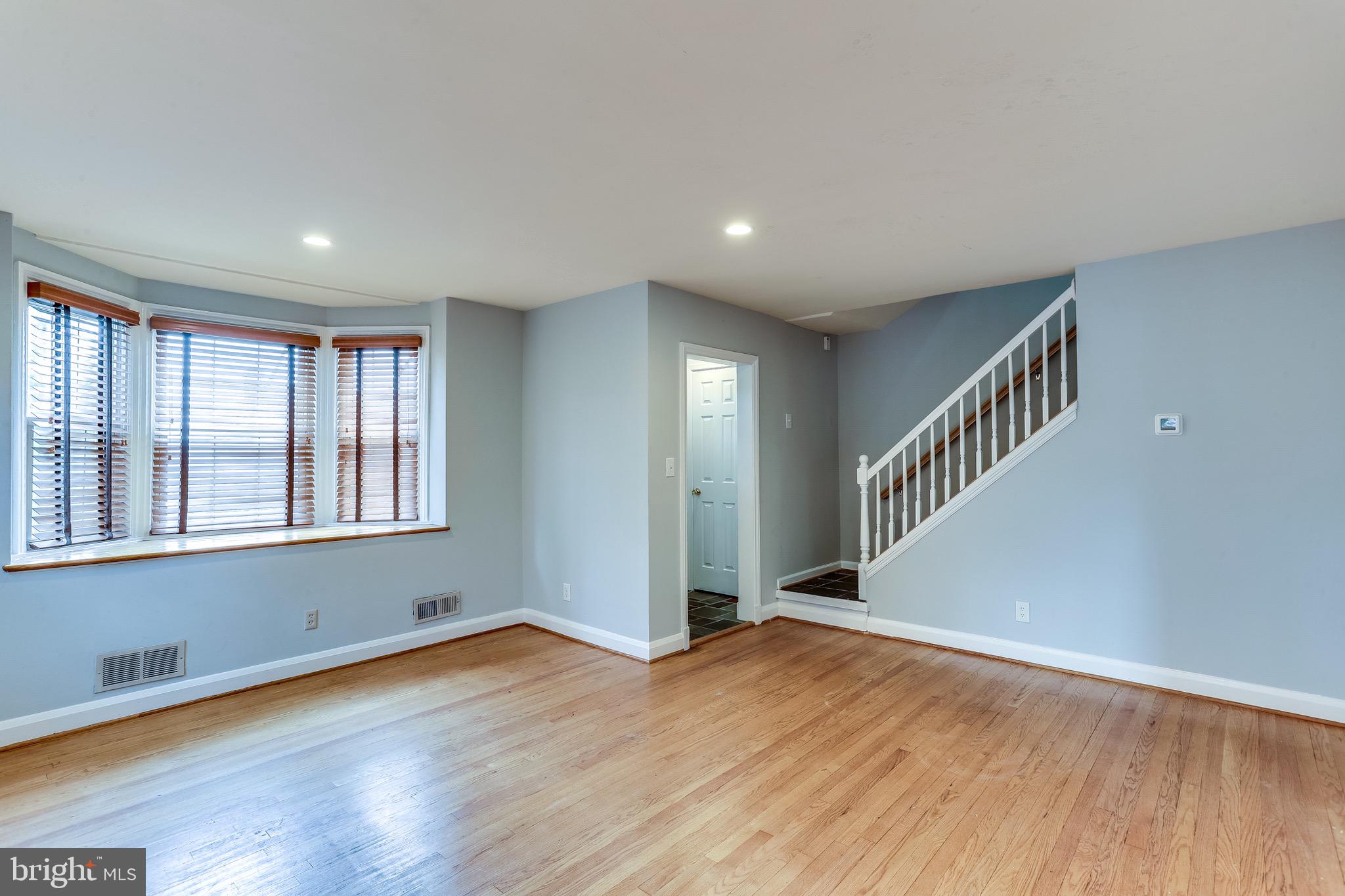 422 Greenlow Road Baltimore, MD 21228 - Photo 5 of 36