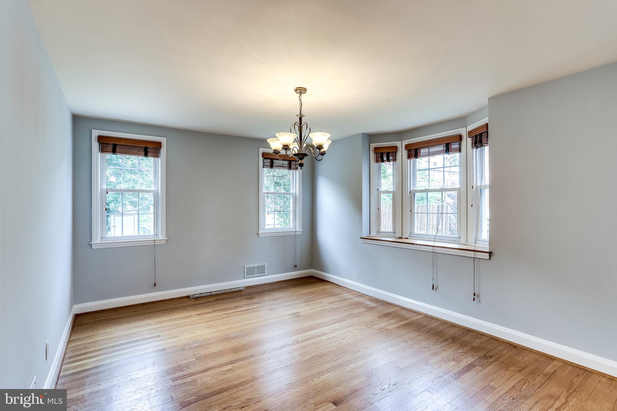 422 Greenlow Road Baltimore, MD 21228 - Photo 9 of 36