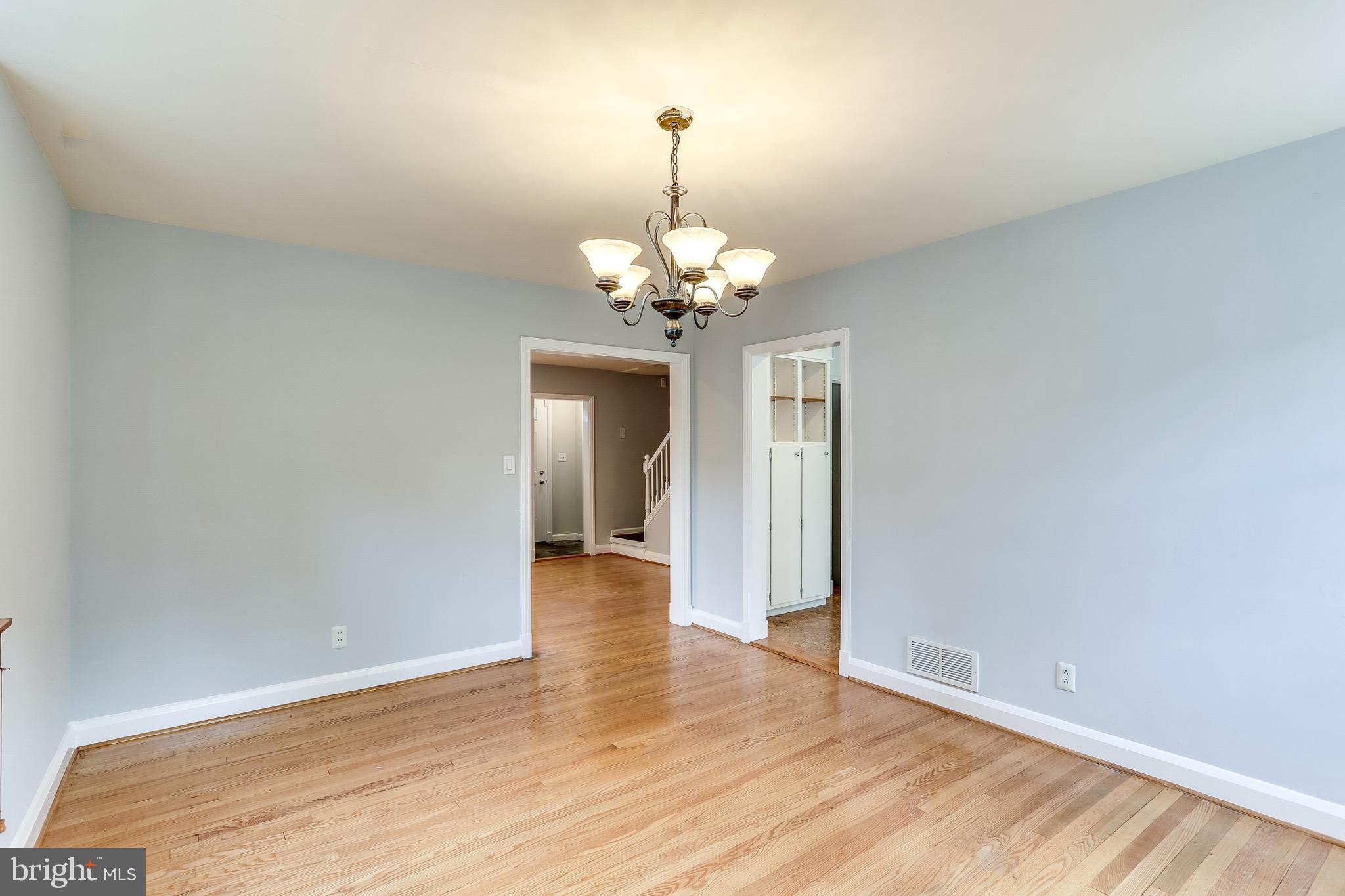 422 Greenlow Road Baltimore, MD 21228 - Photo 10 of 36