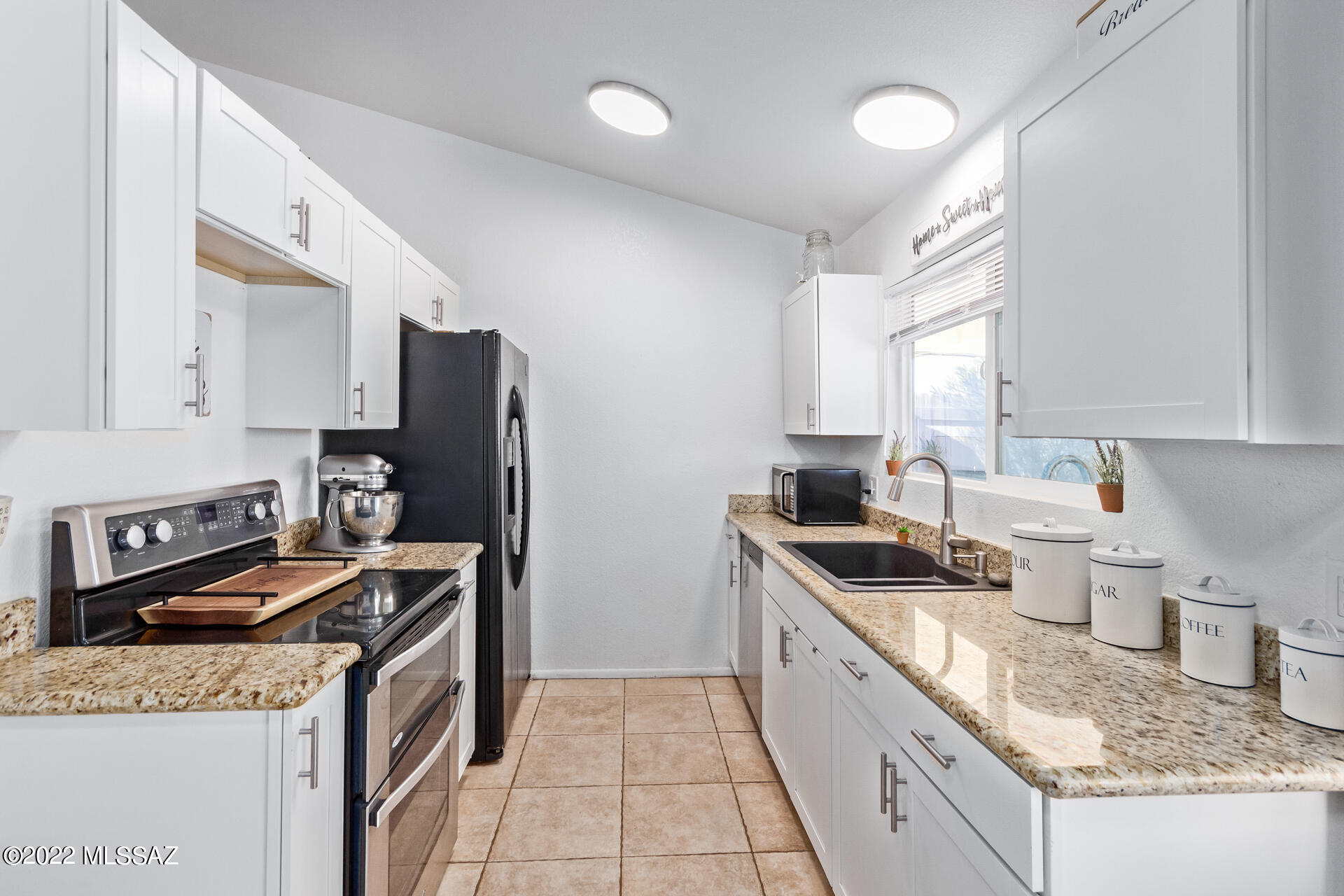 1654 Twin Ridge Road Tucson, AZ 85746 - Photo 1 of 26 Gallery Image 1