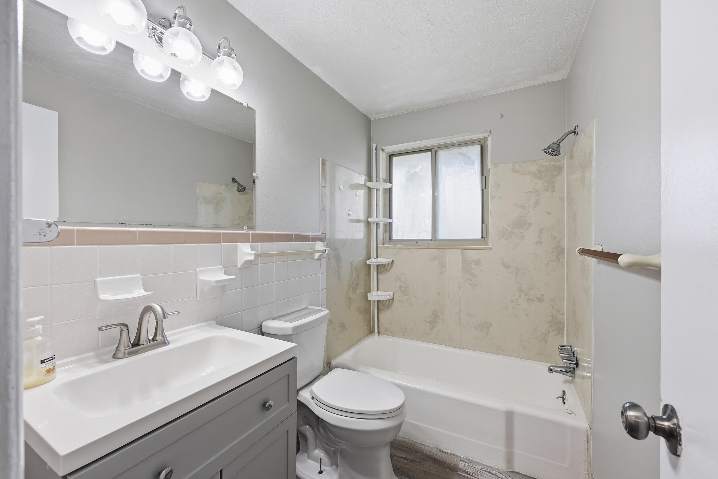 1759 Lonsdale Road, Unit B Columbus, OH 43232 - Photo 14 of 17 Clean bathroom which is perfect spot to get ready for your day.