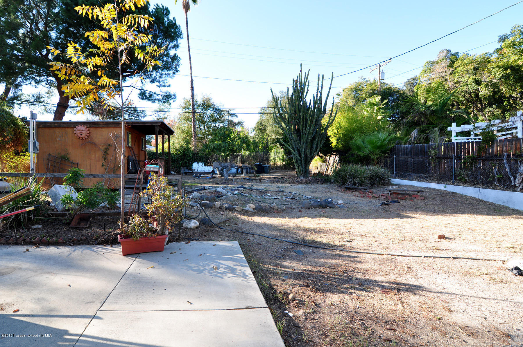 2011 Minoru Drive Altadena, CA 91001 - Photo 22 of 26 a backyard of a house with lots of green space