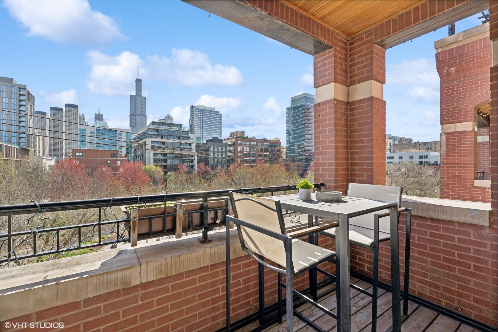100 South Sangamon Street, Unit 3S Chicago, IL 60607 - Photo 24 of 26 a view of a terrace with sitting area