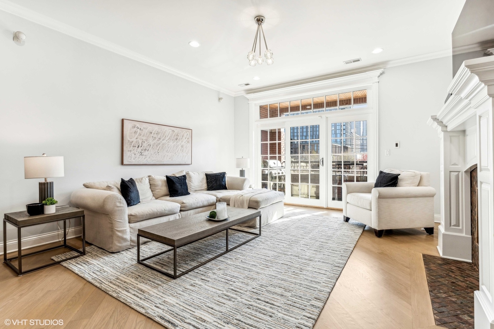 100 South Sangamon Street, Unit 3S Chicago, IL 60607 - Photo 5 of 26 a living room with furniture and a large window