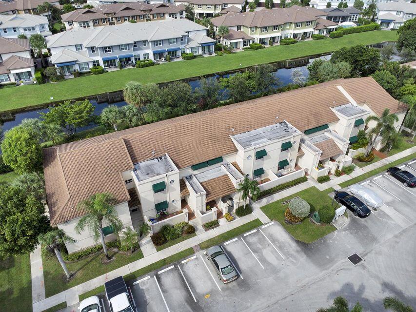 6703 Via Regina Boca Raton, FL 33433 - Photo 12 of 39 20240918202259426145000000-o (1)