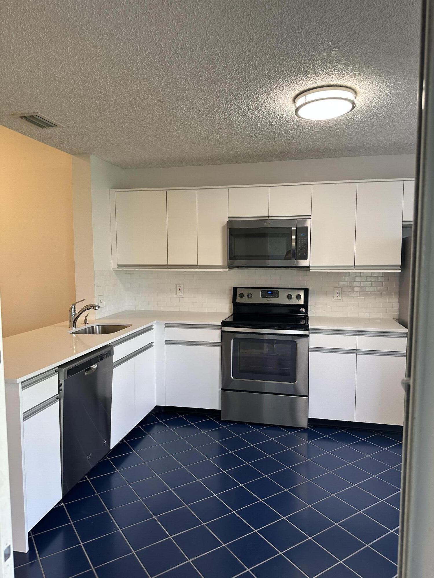 6703 Via Regina Boca Raton, FL 33433 - Photo 19 of 39 image3 (1)