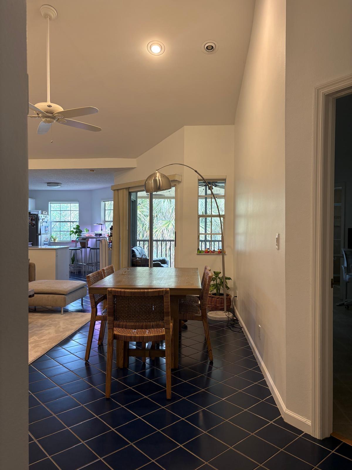 6703 Via Regina Boca Raton, FL 33433 - Photo 7 of 39 78b39a0c-c8fa-453f-b2f4-24a79a610652