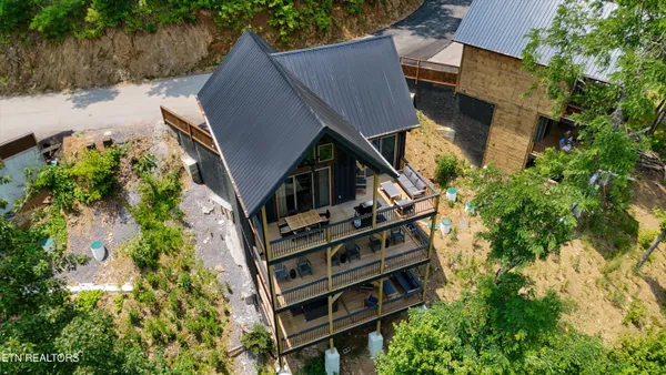 $750,000 | 130 Jolene Way, Sevierville, TN 37876