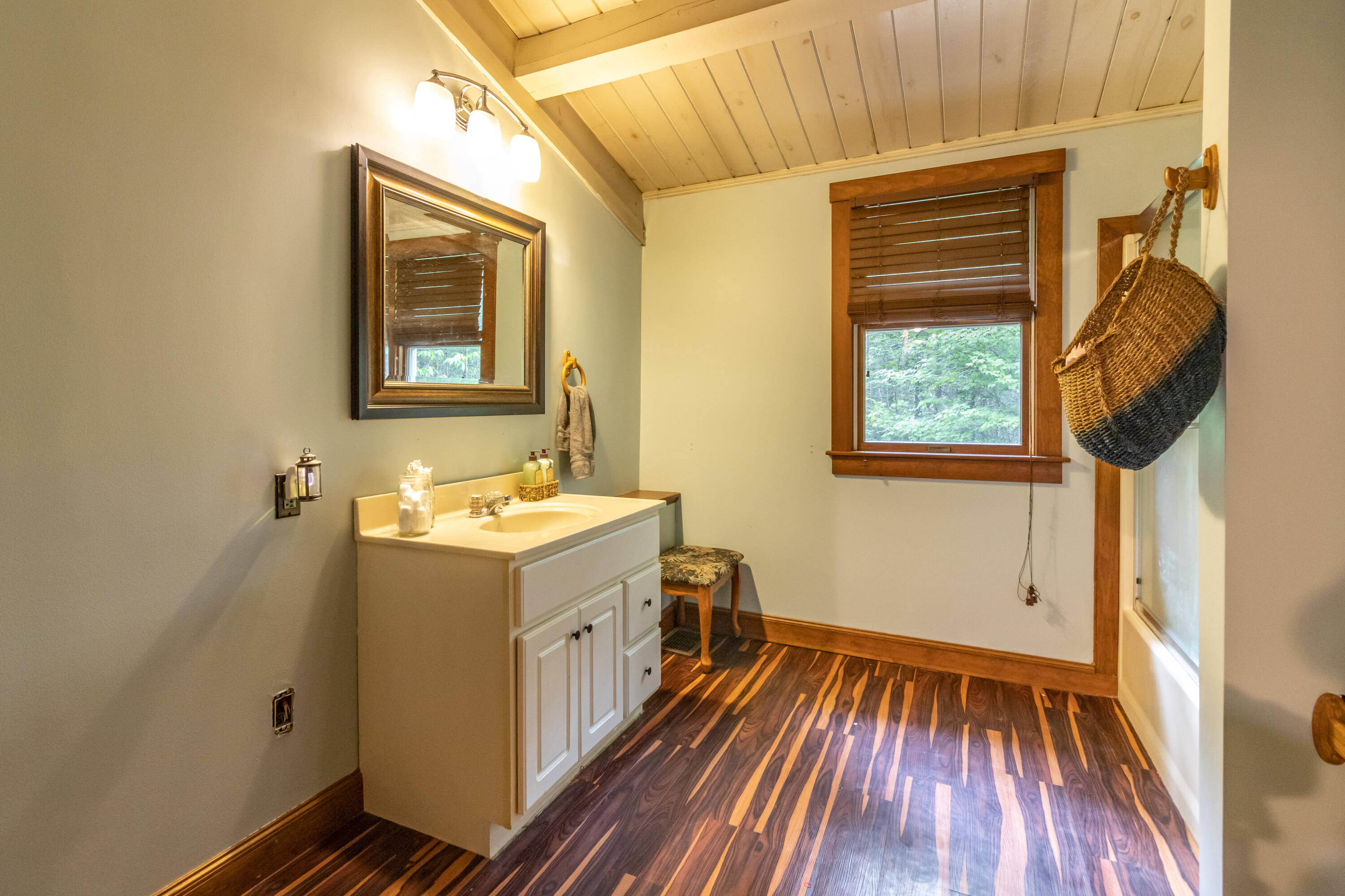 39 West Swanville Road Belfast, ME 04915 - Photo 28 of 36 39 W Swanville Road Interiors-15