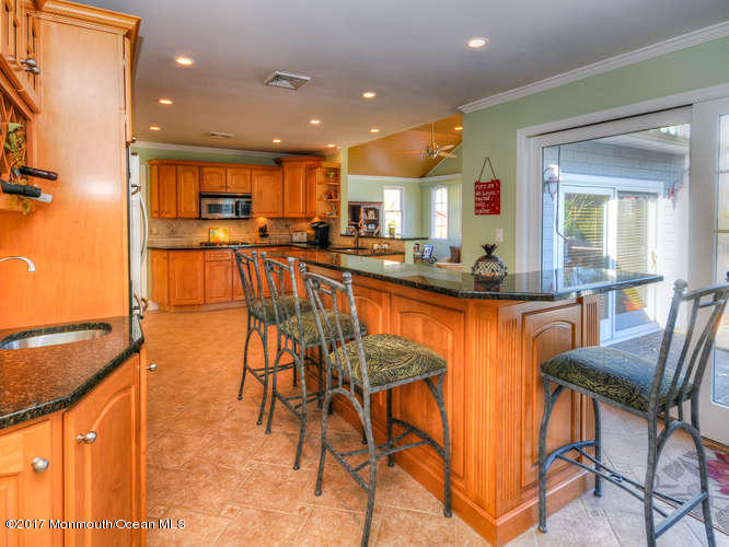 44 Lippincott Road Little Silver, NJ 07739 - Photo 8 of 26 013-11-DSC 1503 4 5-666x500-72dpi