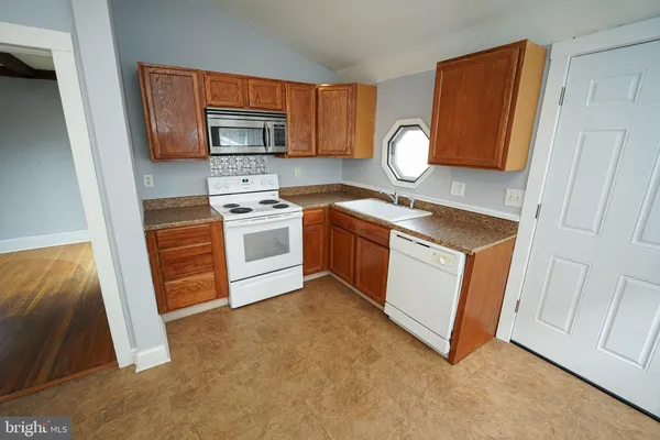$1,595 | 605 Oak Hill Avenue, Salisbury, MD 21801