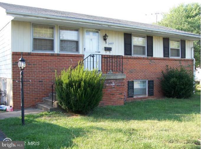 1003 South Hoga Road Sterling, VA 20164 - Photo 2 of 2 Exterior (Front)