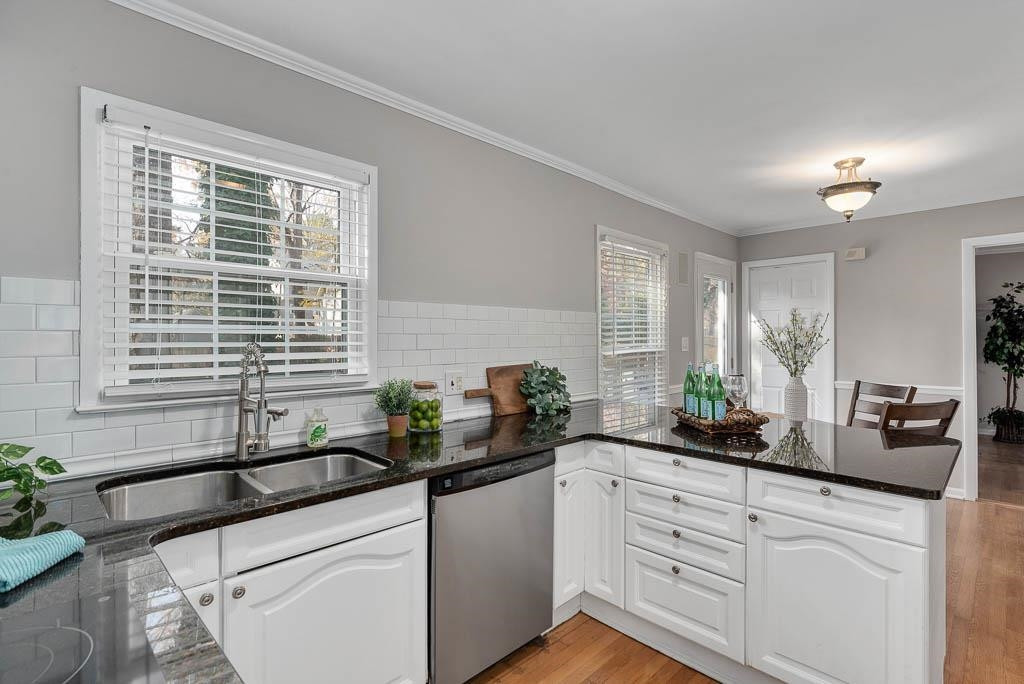 7405 Fiesta Way Raleigh, NC 27615 - Photo 14 of 38 Kitchen
