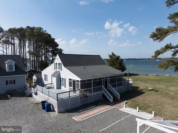 $1,399,900 | 1887 Point Breeze Road, Hudgins, VA 23076