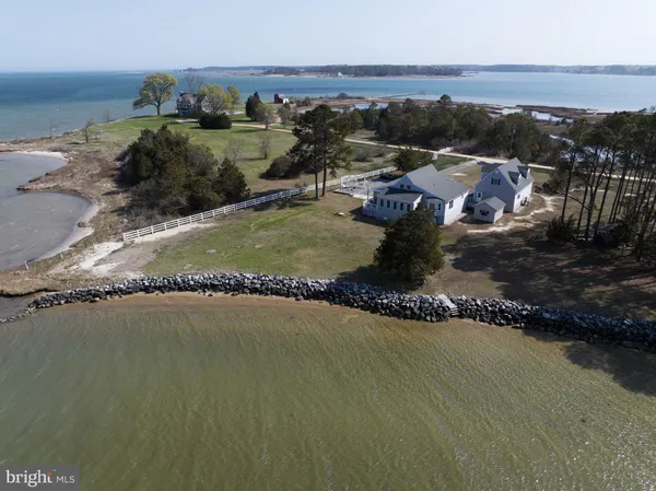 $1,399,900 | 1887 Point Breeze Road, Hudgins, VA 23076