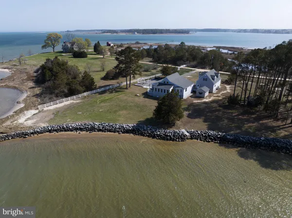 $1,399,900 | 1887 Point Breeze Road, Hudgins, VA 23076