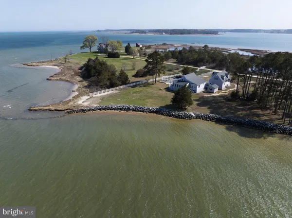 $1,399,900 | 1887 Point Breeze Road, Hudgins, VA 23076