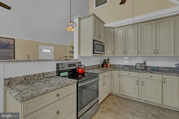 $1,399,900 | 1887 Point Breeze Road, Hudgins, VA 23076