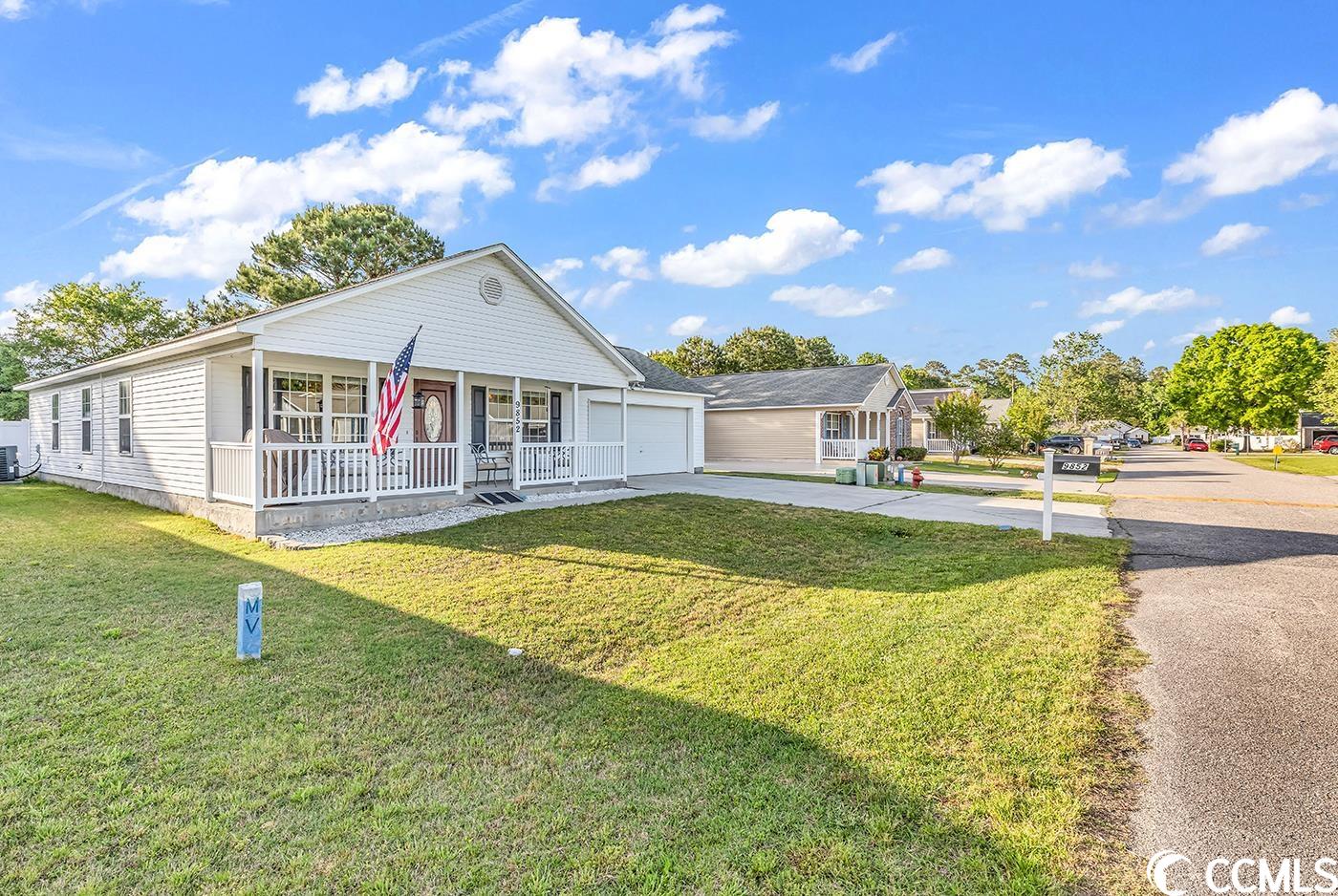 9852 Conifer Lane Murrells Inlet, SC 29576 - Photo 2 of 35 Gallery Image 2