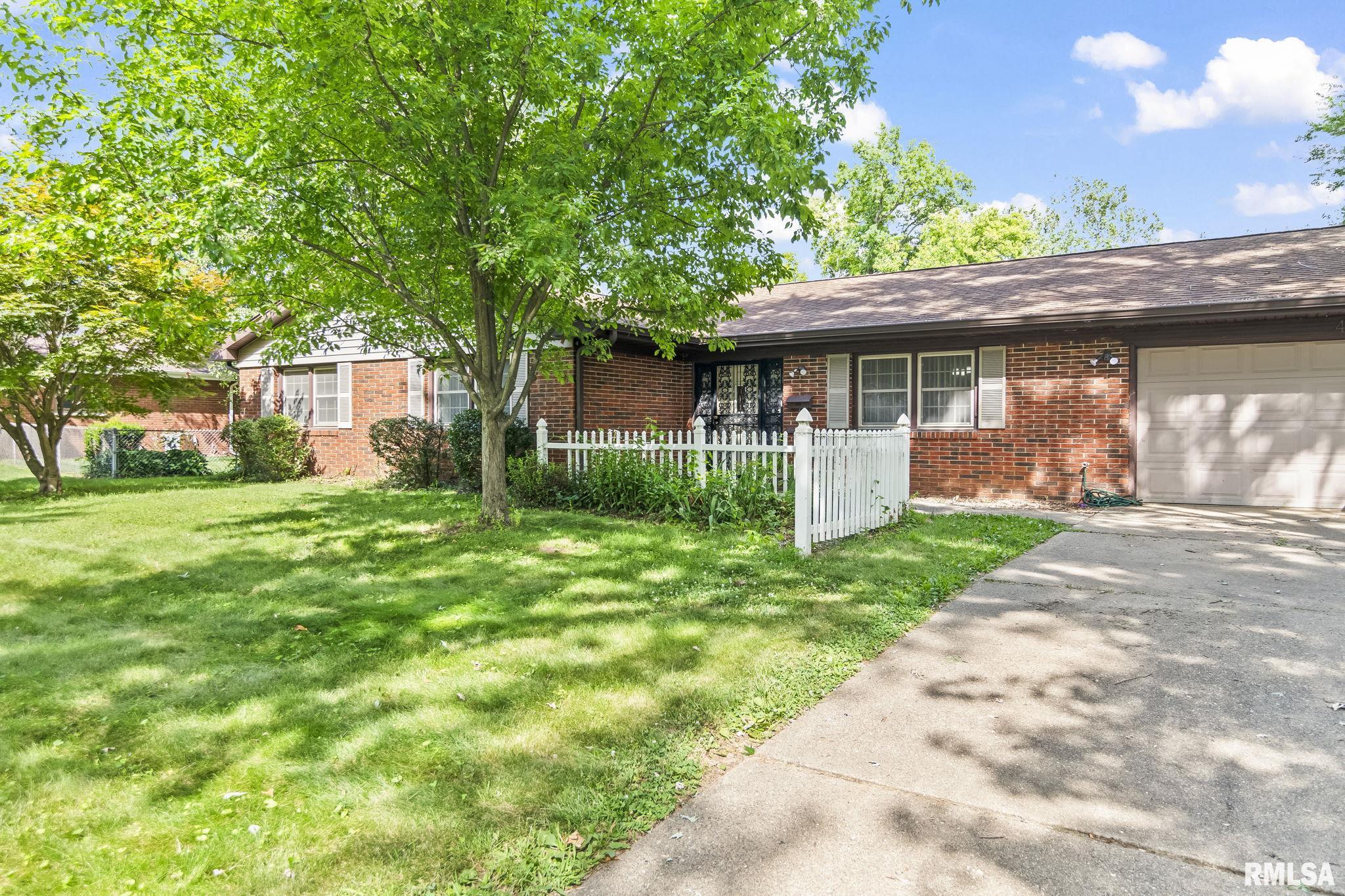 4020 Hazelcrest Road Springfield, IL 62703 - Photo 2 of 23