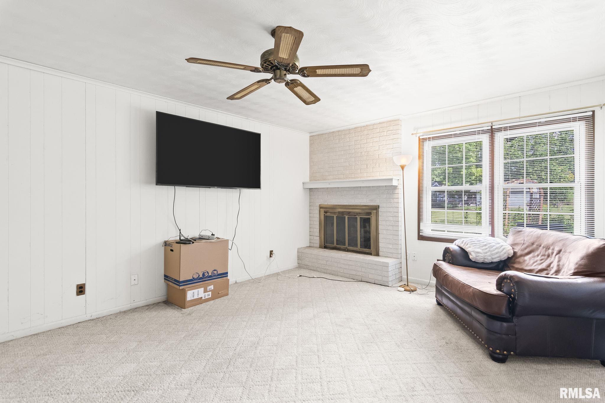 4020 Hazelcrest Road Springfield, IL 62703 - Photo 9 of 23