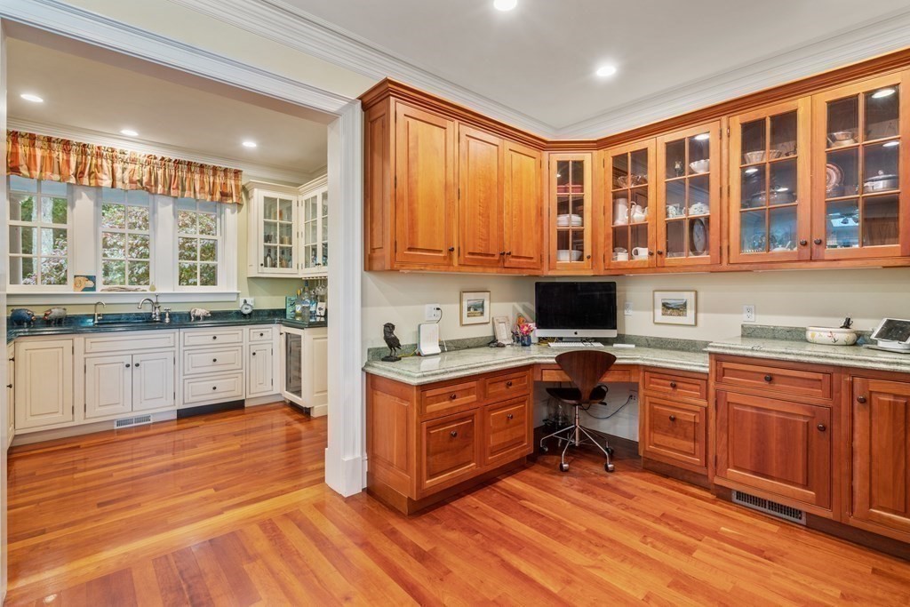 137 Forest Street Sherborn, MA 01770 - Photo 16 of 38